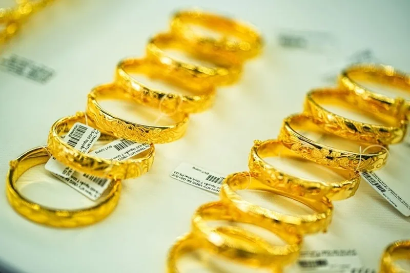 Biến động của tỷ giá XAU/USD trên thị trường quốc tế chi phối trực tiếp đến giá vàng nhẫn trong nước.