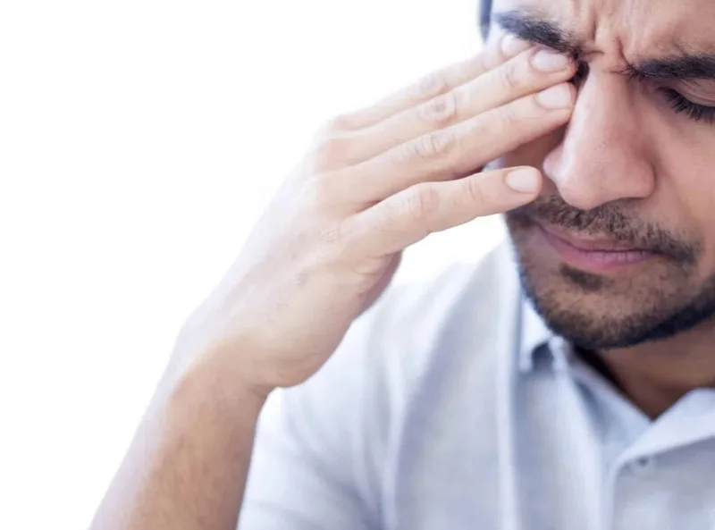 Giật mắt vào giữa trưa có thể nhắc bạn chú ý chi tiêu, nghỉ ngơi và sức khỏe mắt.