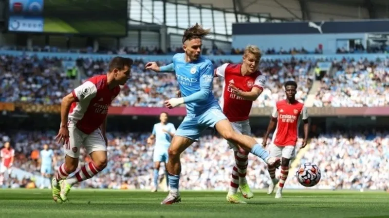 Arsenal của Mikel Arteta pressing bằng cấu trúc rõ ràng, cự ly đội hình tốt và khả năng khóa trung lộ hiệu quả.
