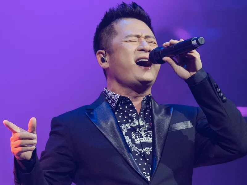 Bằng Kiều là nam ca sĩ nổi bật của làng nhạc Việt với chất giọng cao và giàu cảm xúc.