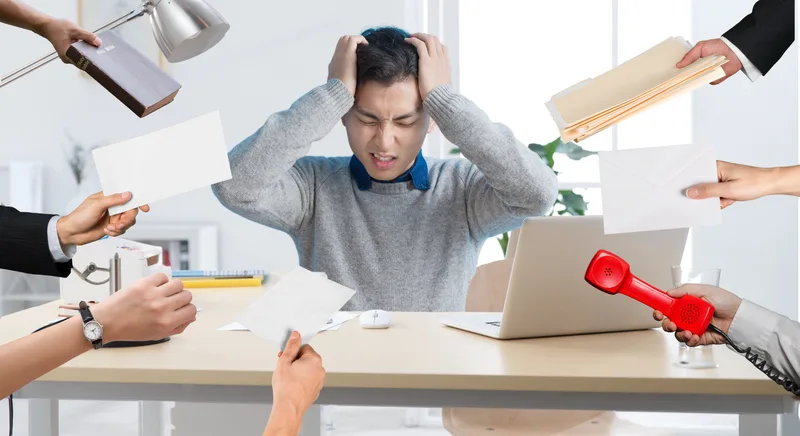 Căng thẳng, lo âu, áp lực công việc hoặc trải nghiệm không tốt trong quá khứ có thể làm tăng nguy cơ xuất tinh sớm.
