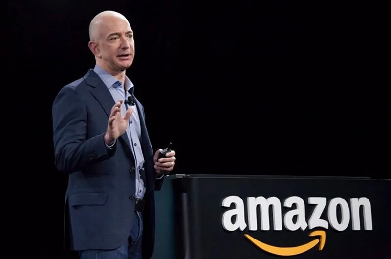 Từ một cửa hàng bán sách trực tuyến tại căn gara nhỏ, Jeff Bezos đã phát triển Amazon thành đế chế bán lẻ khổng lồ.