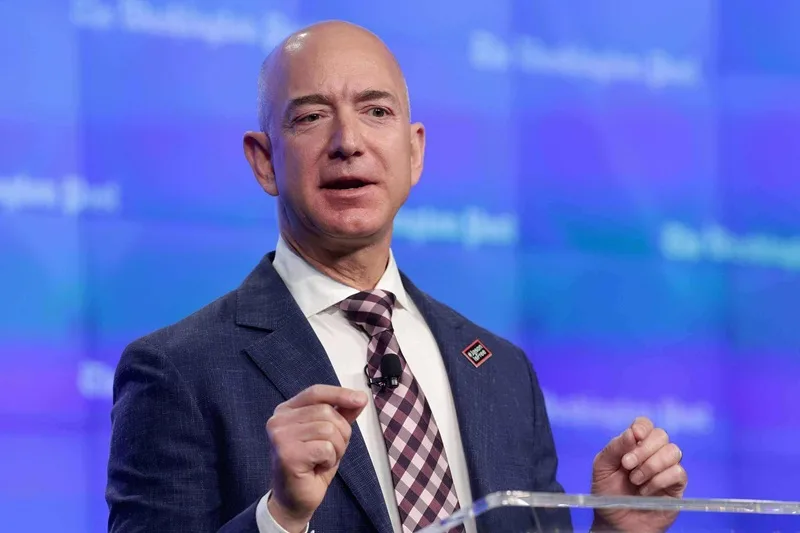 Vị tỷ phú Jeff Bezos luôn thu hút sự chú ý của truyền thông thế giới bởi khối tài sản khổng lồ và phong cách sống hiện đại.