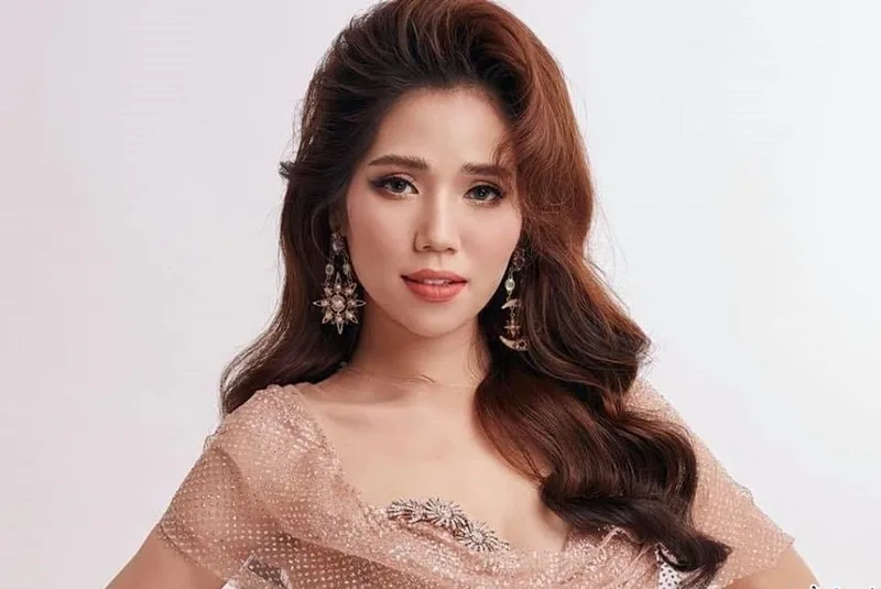 Nữ ca sĩ trẻ tích cực trau dồi kỹ thuật thanh nhạc và khả năng chơi nhạc cụ bài bản.