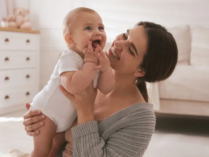 Hình ảnh em bé gái trong giấc mơ mang nhiều ý nghĩa khác nhau.